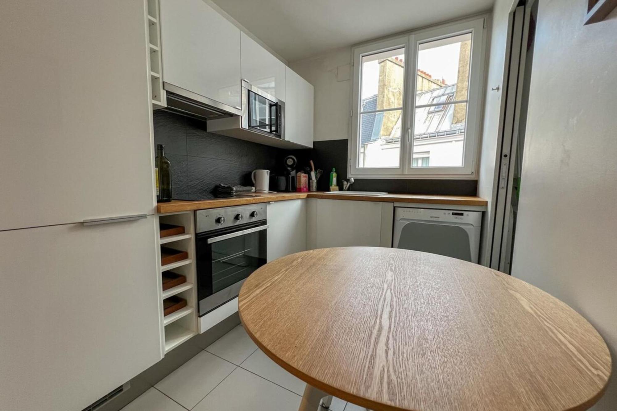 Flexliving - Whole Flat - Voltaire Apartment *